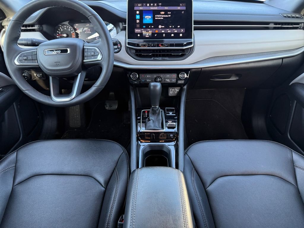 Used 2024 Jeep Compass Limited image 10