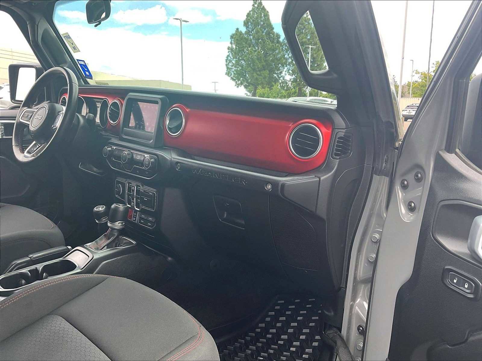 Used 2021 Jeep Wrangler Unlimited Rubicon w/ LED Lighting Group AWD/4WD image 17