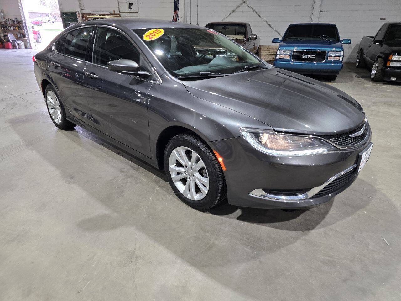 Used 2015 Chrysler 200 Limited w/ Convenience Group FWD image 16