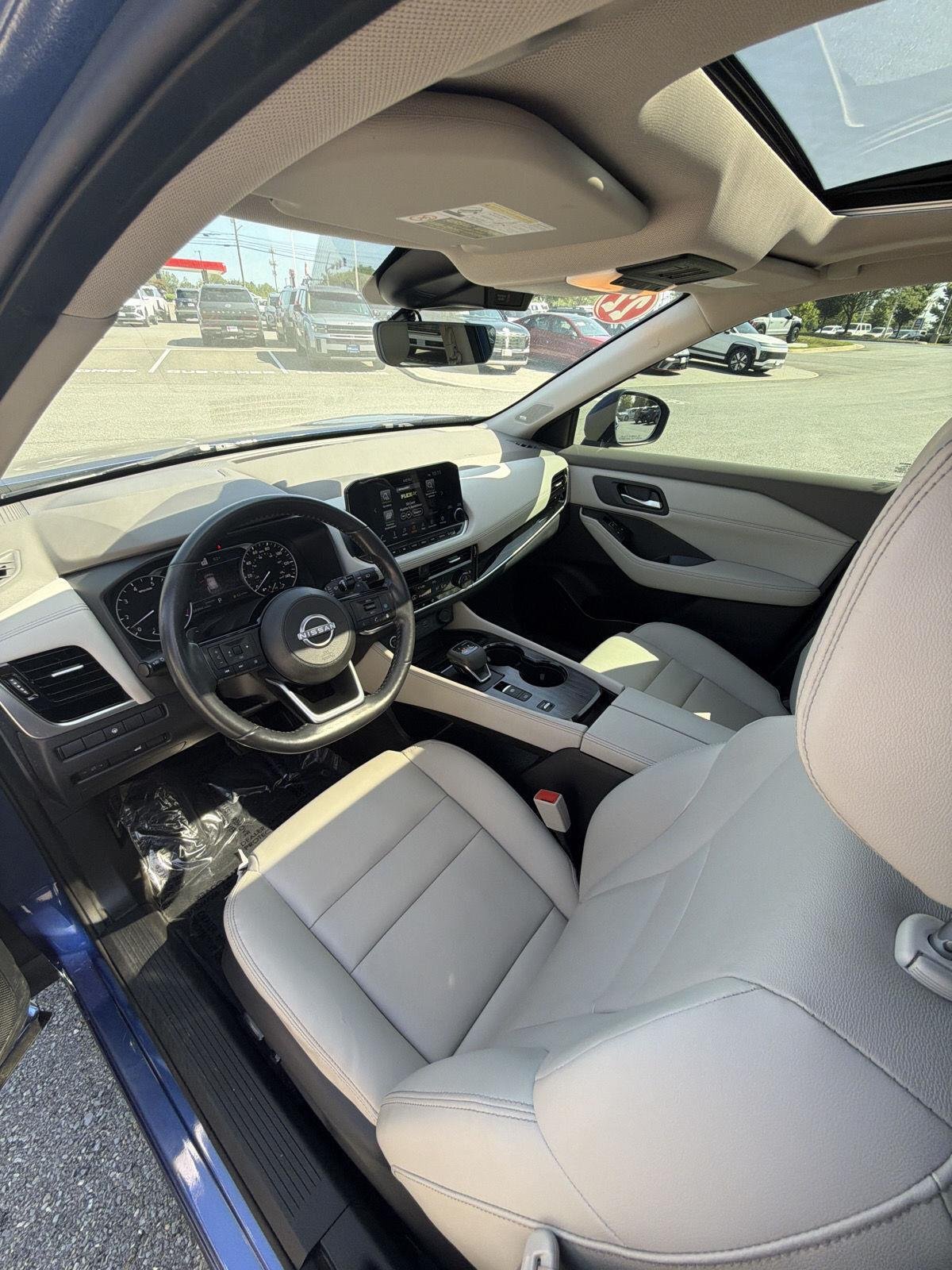 Used 2022 Nissan Rogue SL w/ SL Premium Package FWD image 9