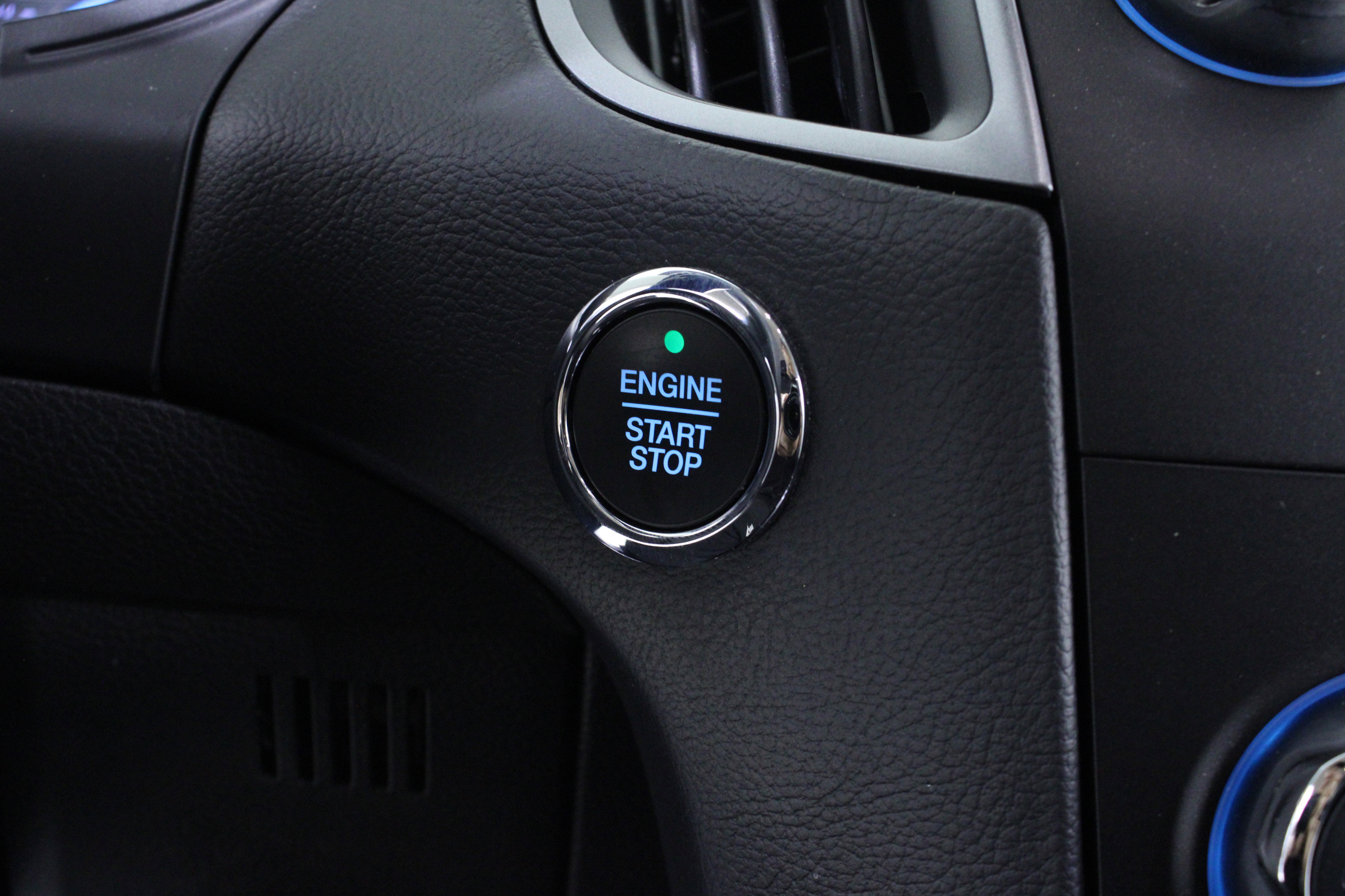 Used 2019 Ford Edge SE image 24