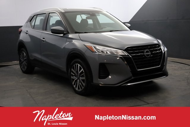 Used 2023 Nissan Kicks SV image 1