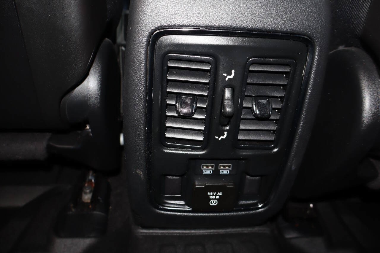 Used 2019 Jeep Grand Cherokee Limited AWD/4WD image 14