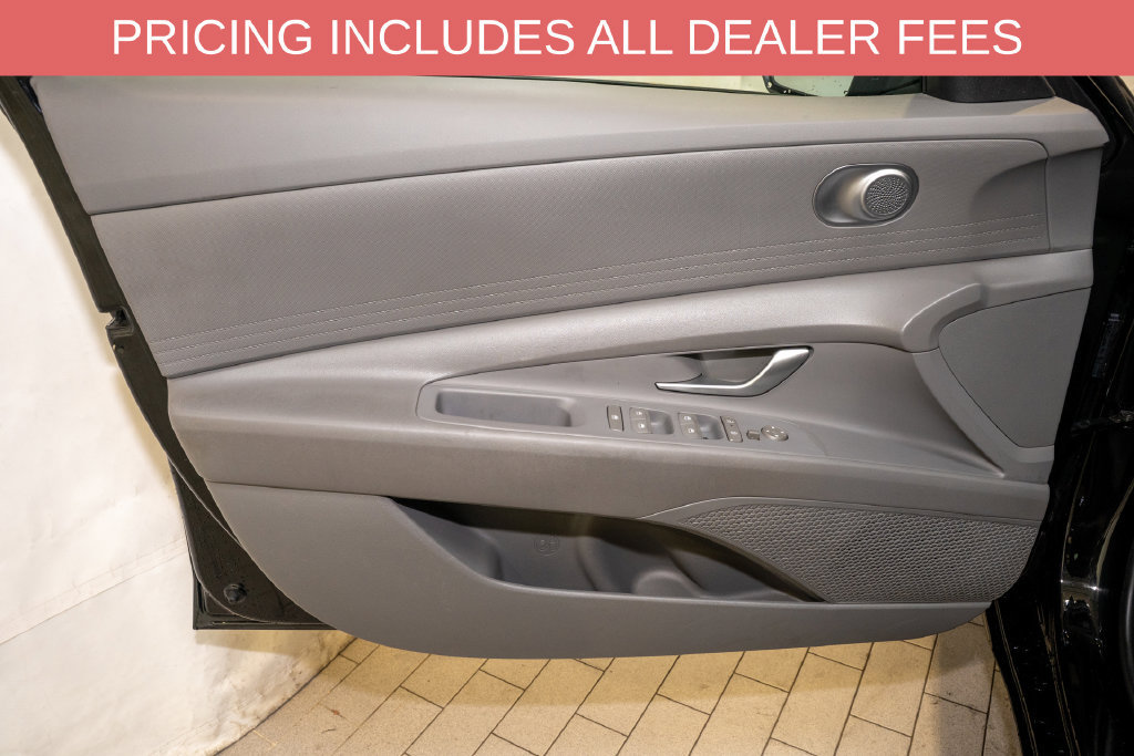 Used 2024 Hyundai Elantra SEL FWD image 11