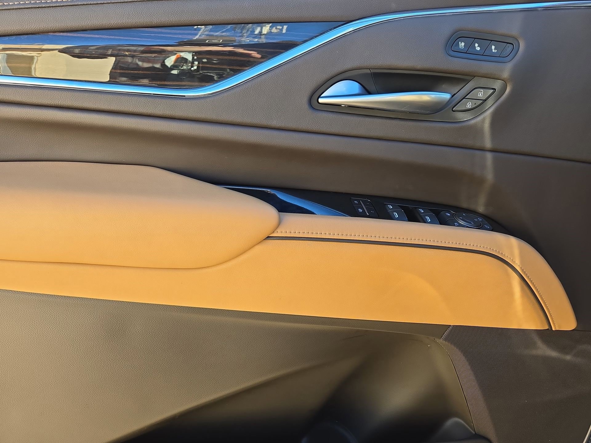 Certified 2023 Cadillac Escalade Sport w/ LPO, ONYX Package image 15