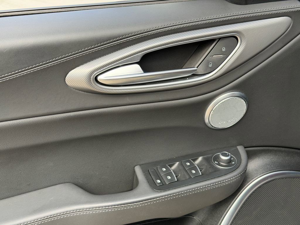 Used 2022 Alfa Romeo Giulia Veloce image 12