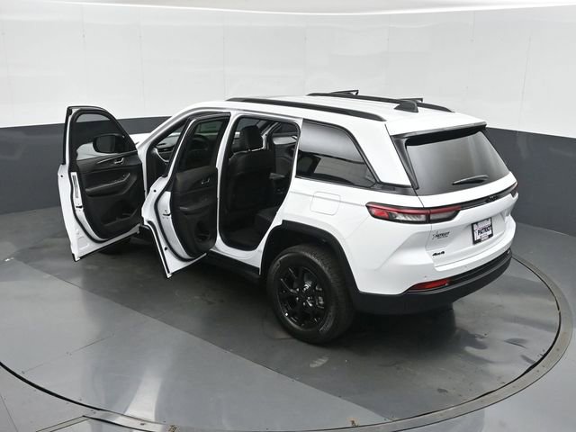 New 2025 Jeep Grand Cherokee Altitude image 44