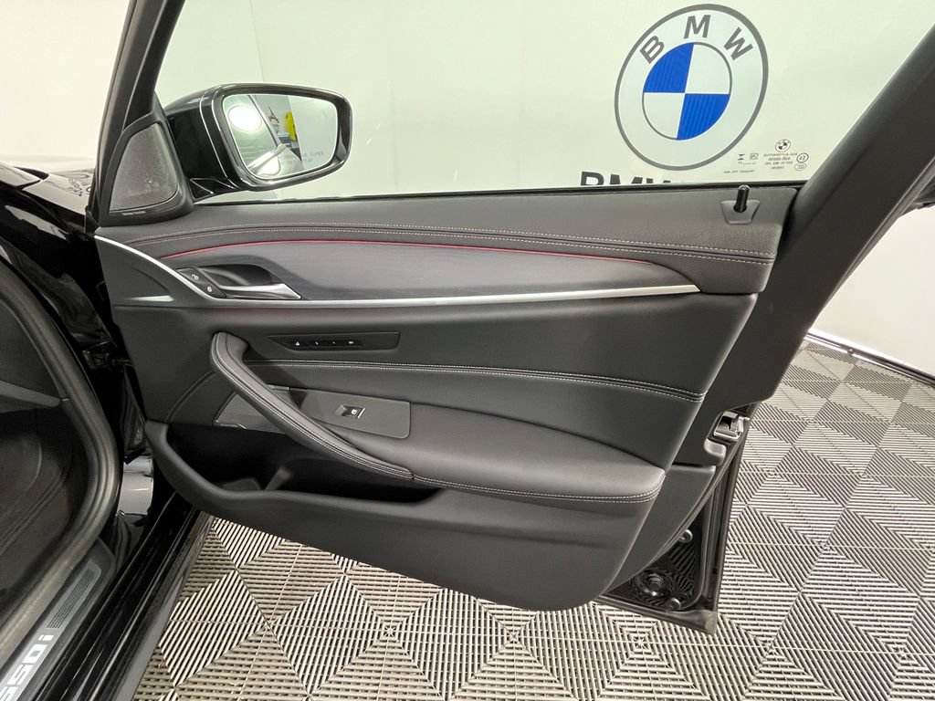 Used 2023 BMW M550i xDrive w/ Executive Package AWD/4WD image 25