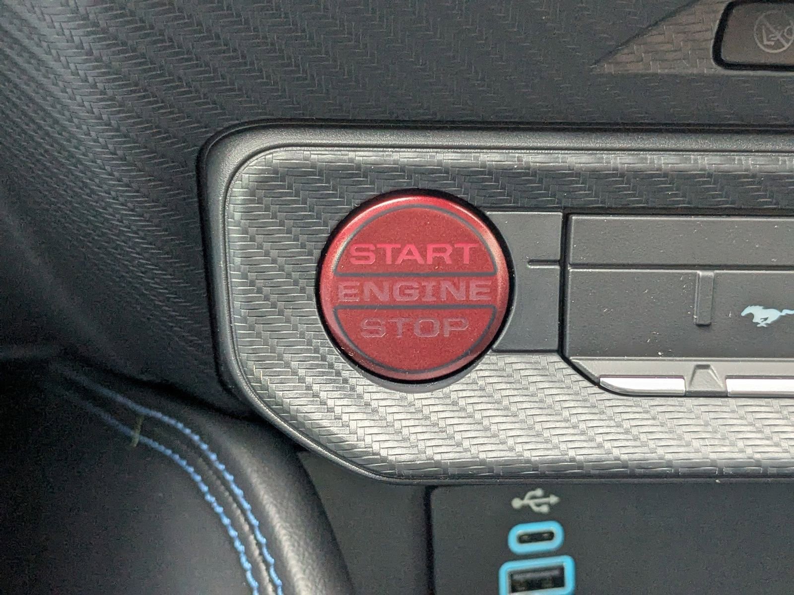 Used 2025 Ford Mustang Dark Horse image 27