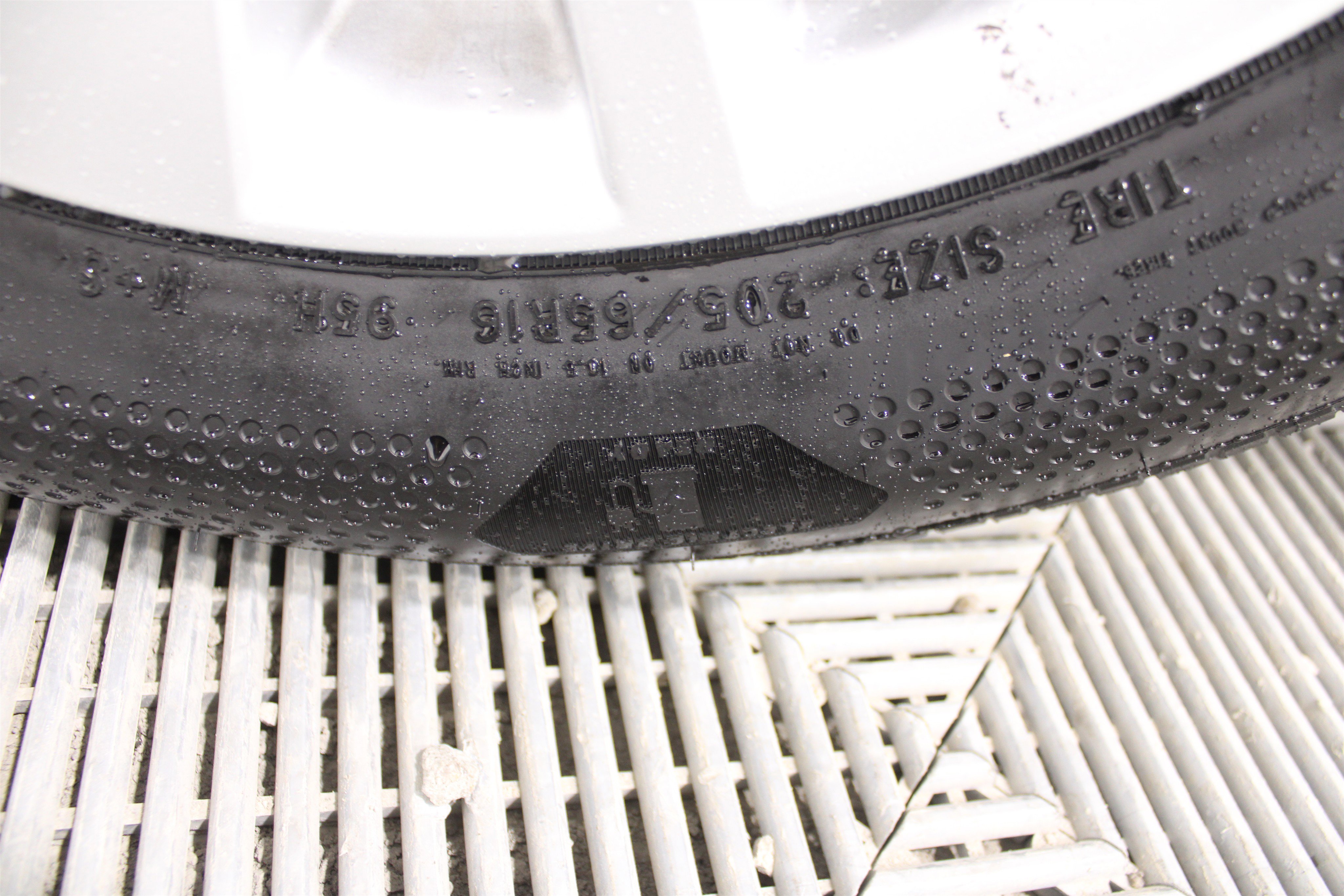 Used 2025 Toyota Camry LE w/ Convenience Package image 34