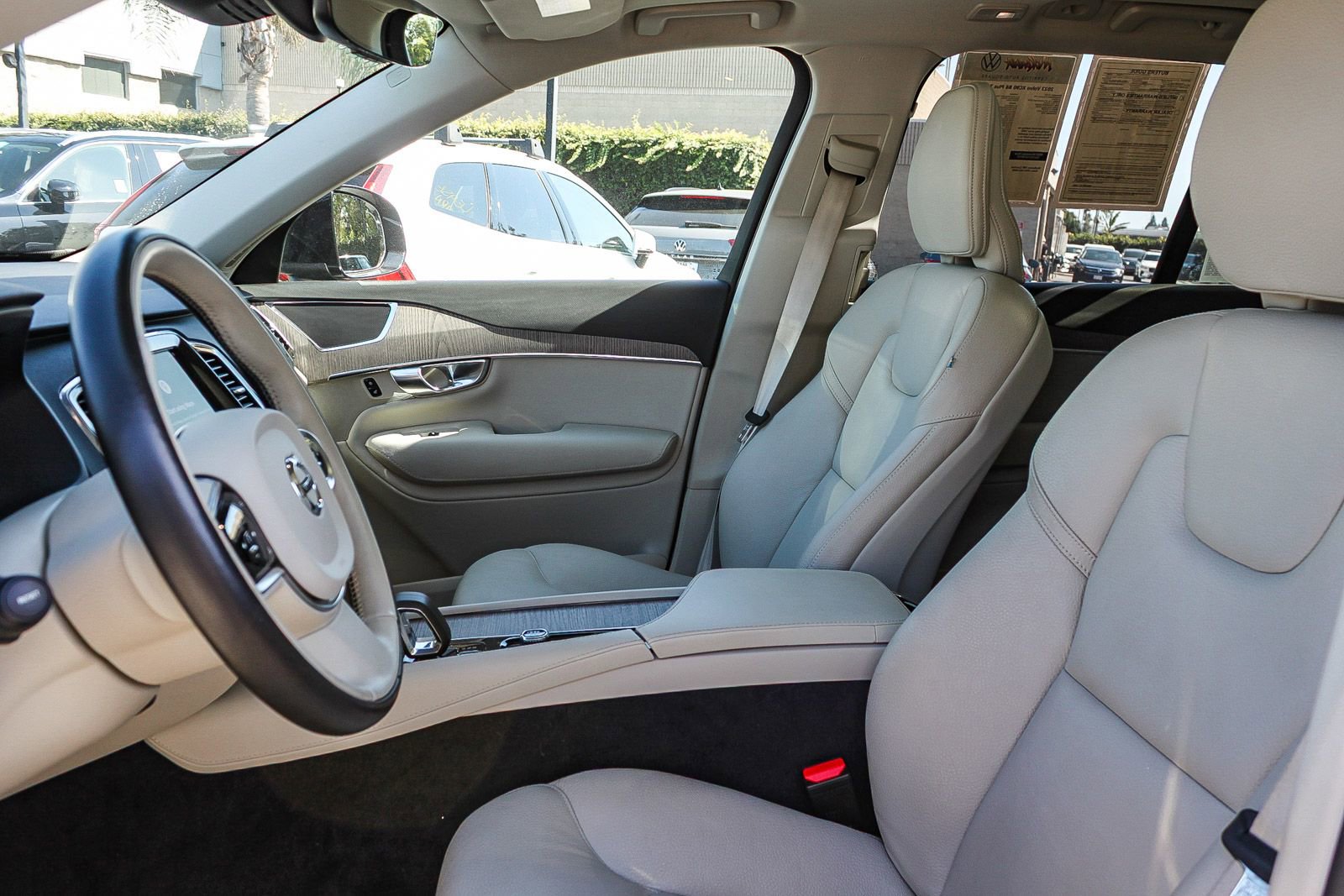 Used 2023 Volvo XC90 B6 Plus w/ Protection Package Premier image 18