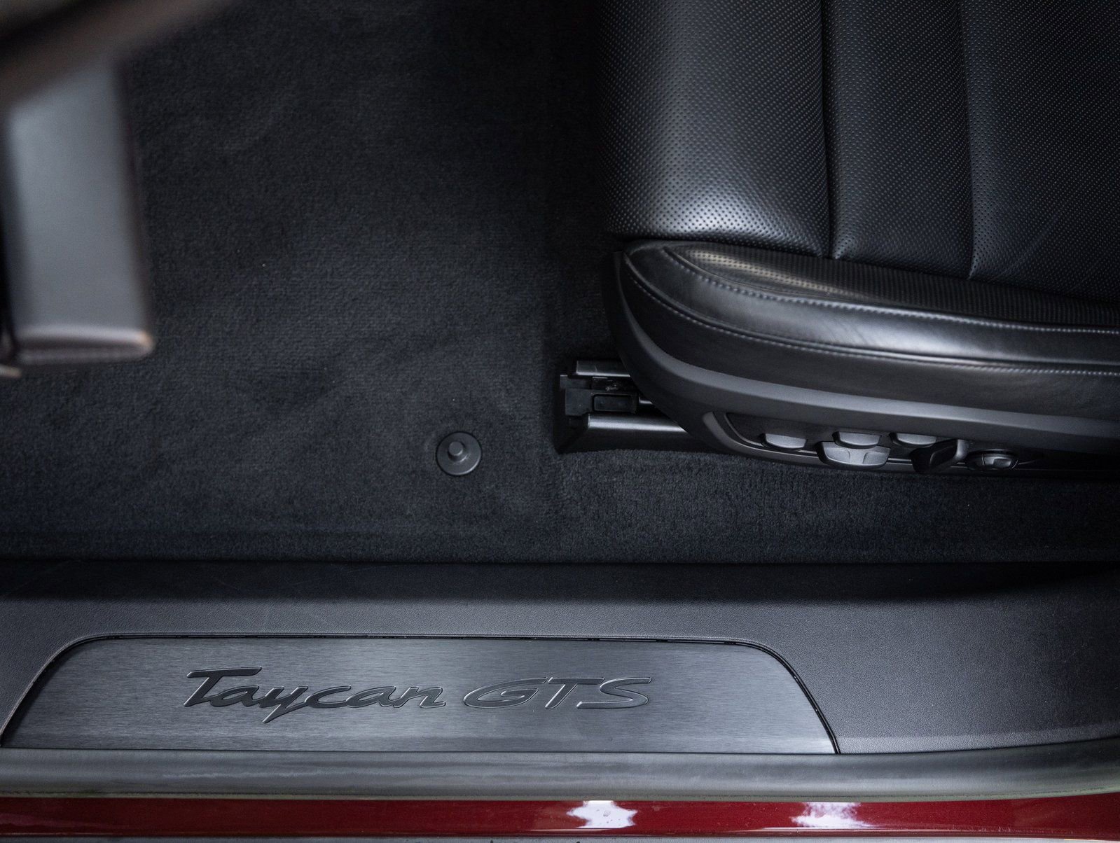 Certified 2022 Porsche Taycan GTS image 22