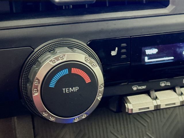 Used 2025 Toyota Tacoma SR5 AWD/4WD image 20