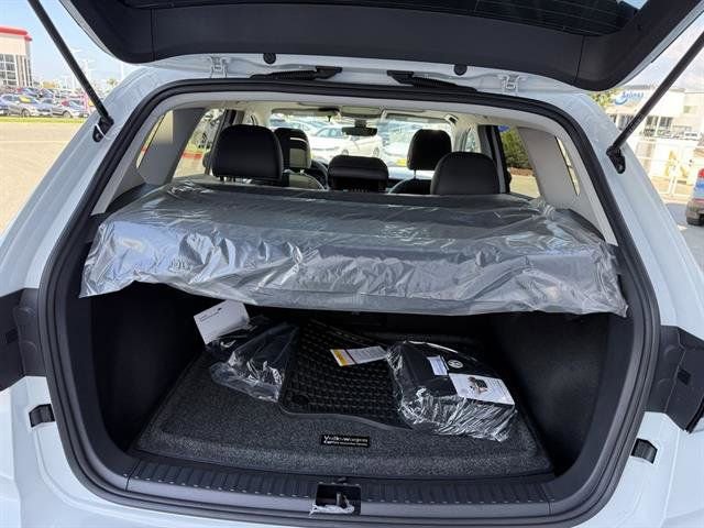 New 2025 Volkswagen Taos SEL image 28
