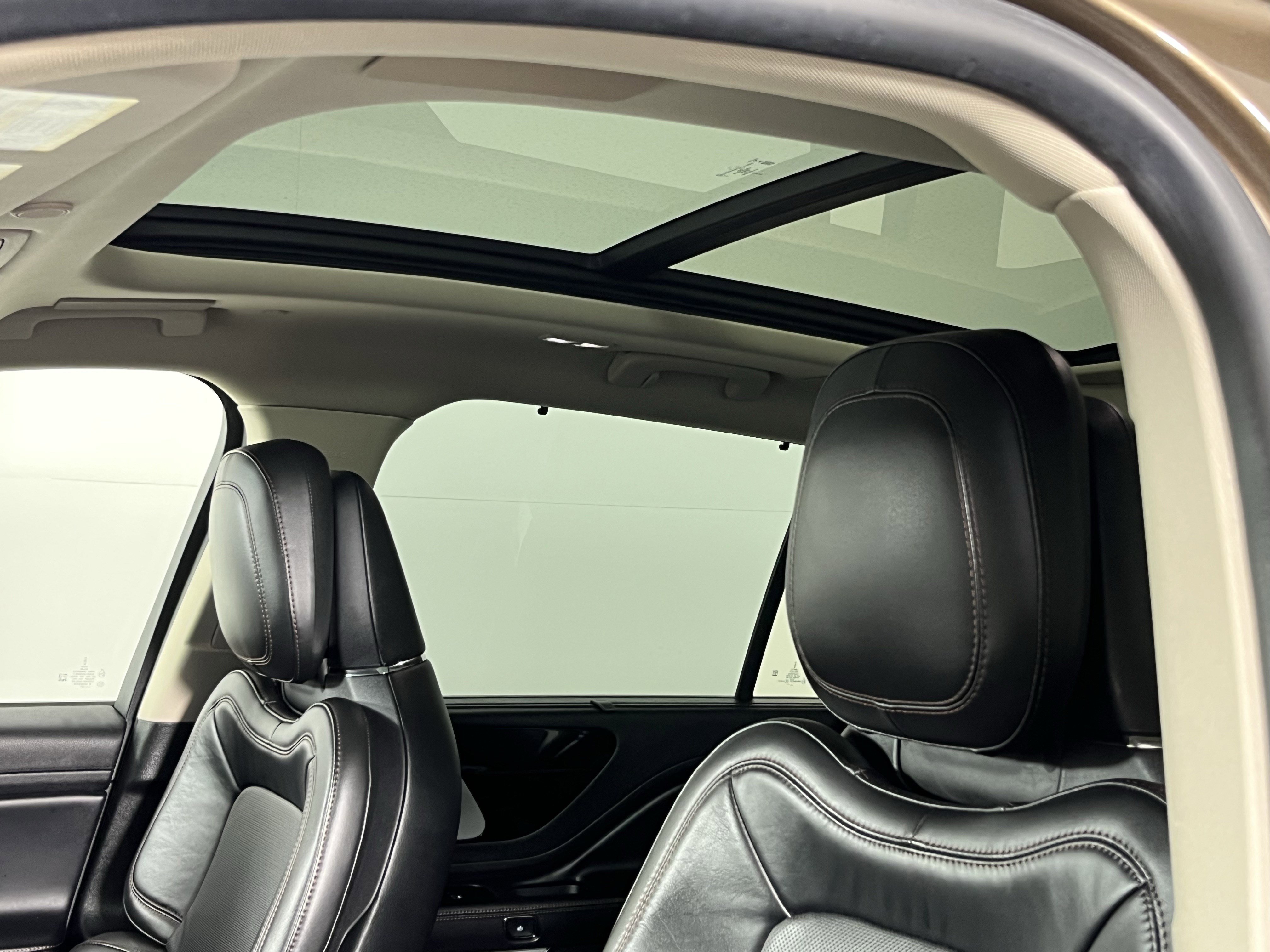 Used 2022 Lincoln Aviator Reserve w/ Equipment Group 201A image 15