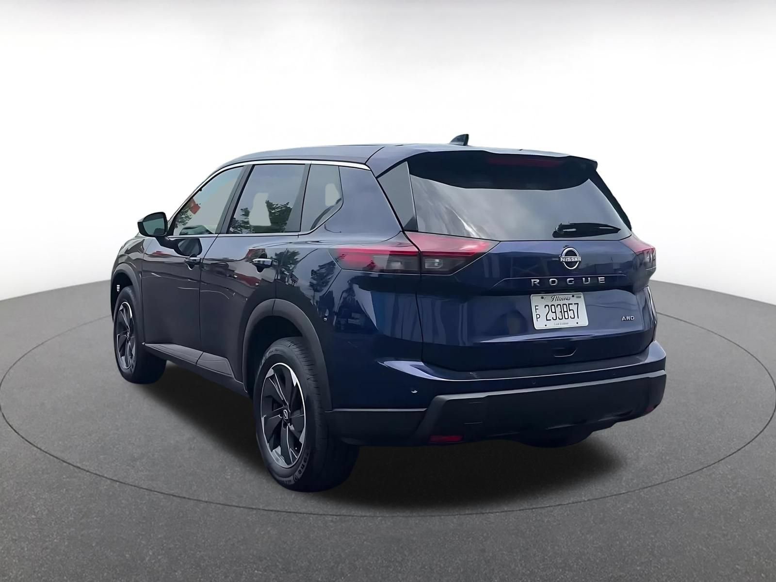 Used 2025 Nissan Rogue SV AWD/4WD image 11