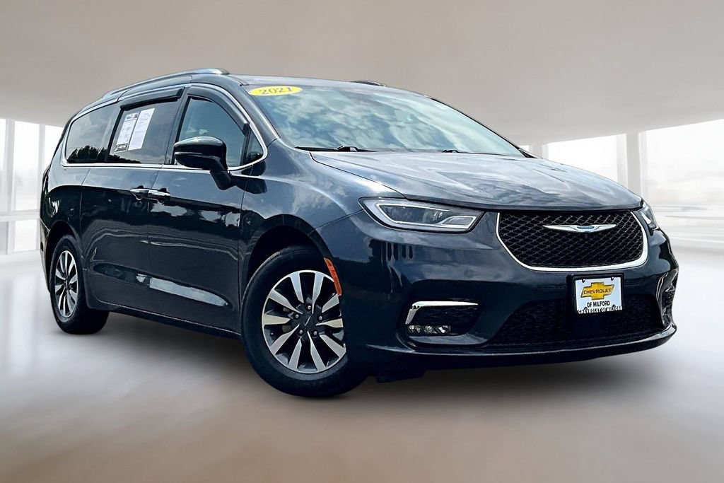 Used 2021 Chrysler Pacifica Touring-L FWD image 1