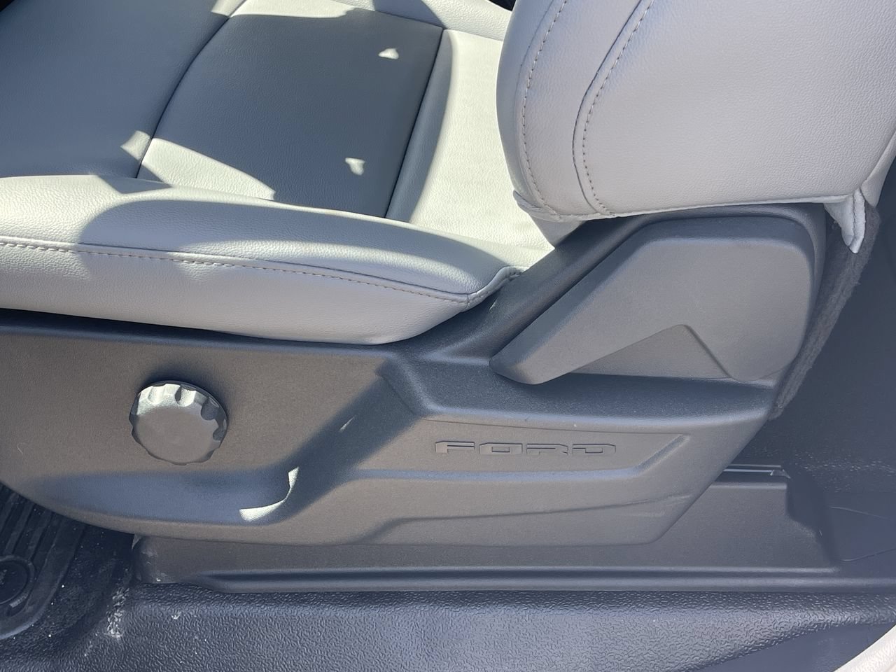 New 2026 Ford F450 XL w/ XL Chrome Package RWD image 22