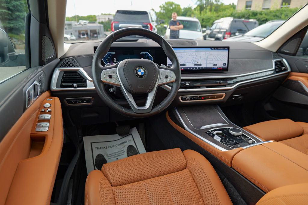 Used 2024 BMW X7 xDrive40i w/ Premium Package AWD/4WD image 43