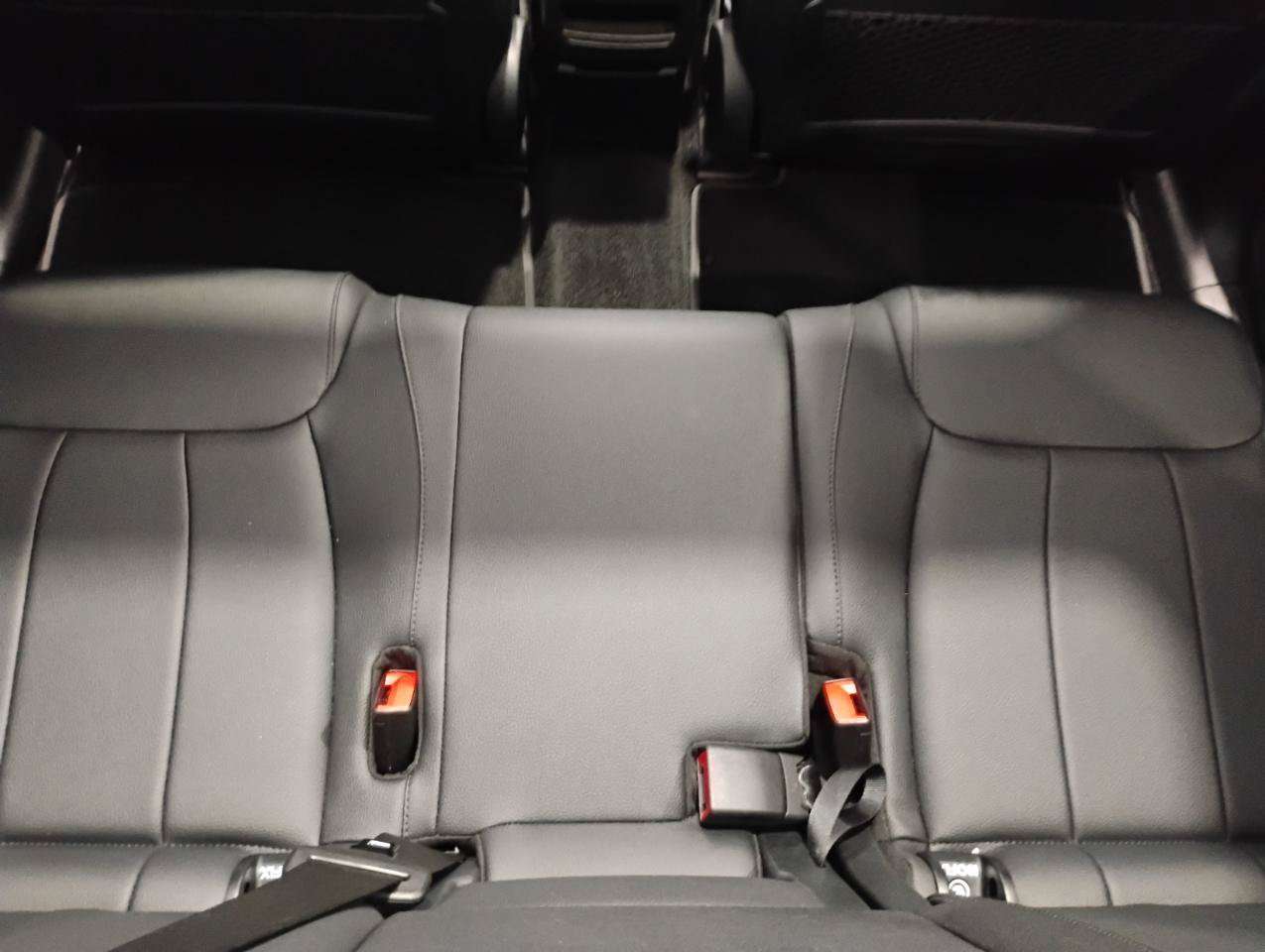 Used 2024 Mercedes-Benz EQB 300 4MATIC image 32