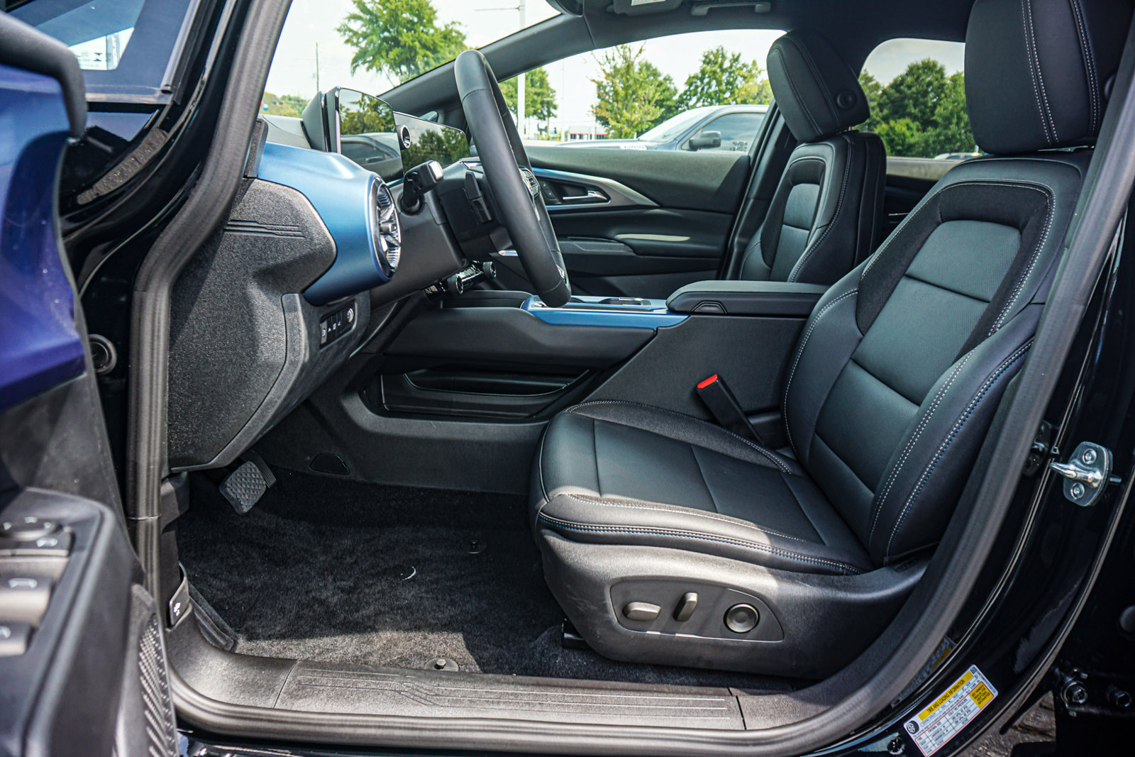 New 2026 Chevrolet Equinox EV LT FWD image 16
