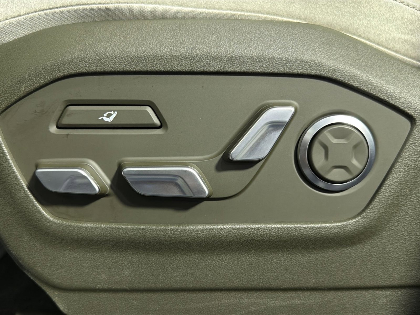 Used 2024 Hyundai Santa Fe Calligraphy AWD/4WD image 28