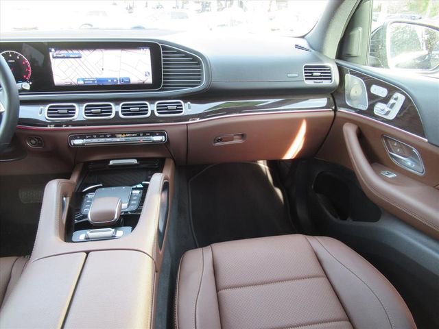 Used 2025 Mercedes-Benz GLS 450 4MATIC image 14
