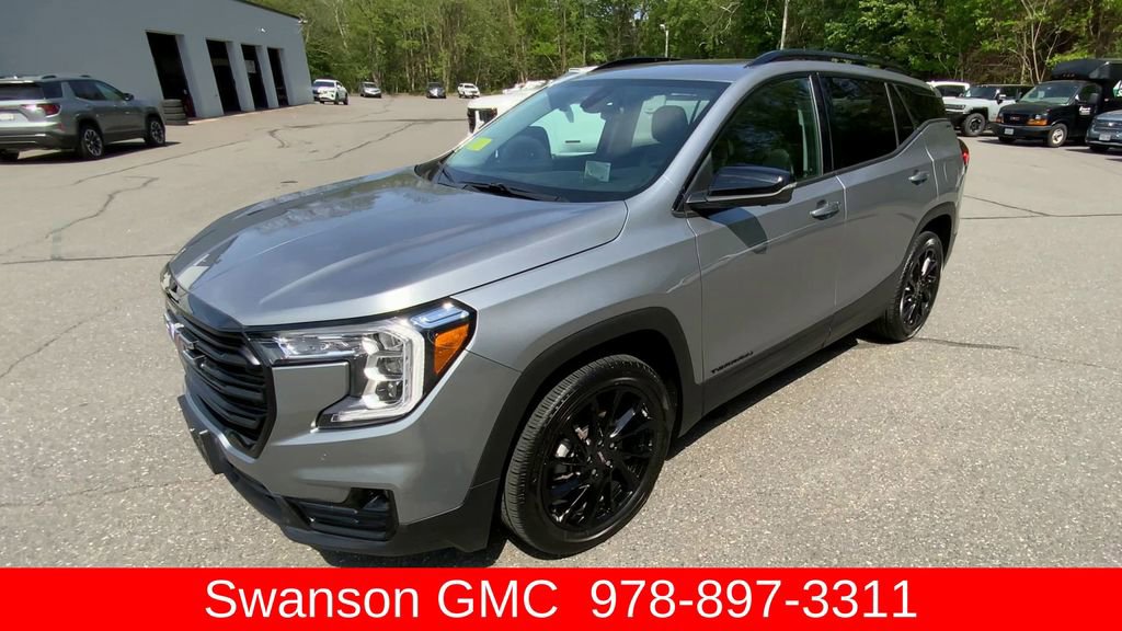 Used 2023 GMC Terrain SLT w/ Tech Package AWD/4WD image 4