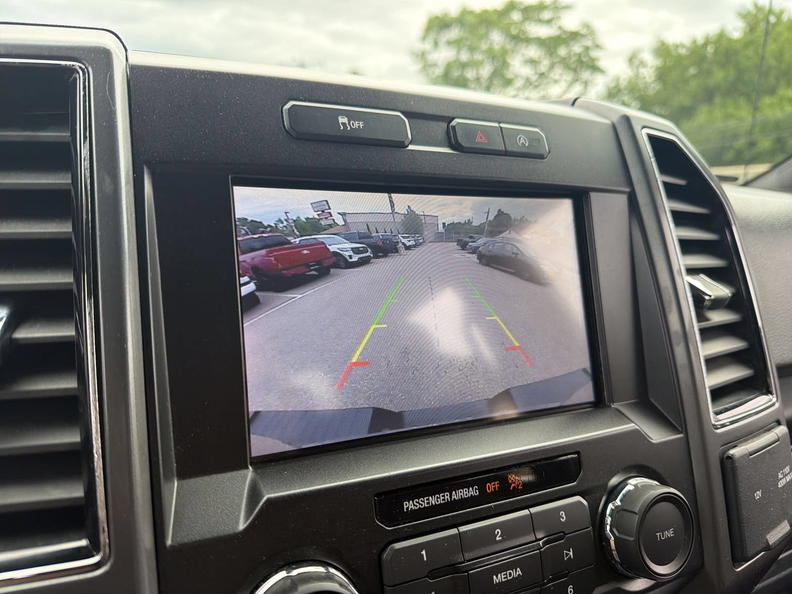 Used 2020 Ford F150 XLT w/ Equipment Group 302A Luxury AWD/4WD image 38