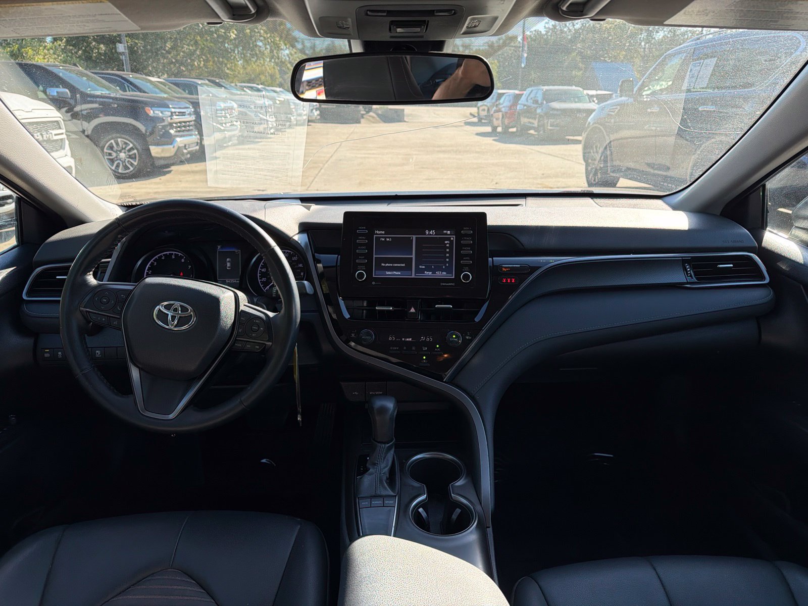 Used 2023 Toyota Camry SE FWD image 9