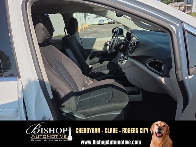Used 2023 Chrysler Voyager LX FWD image 23
