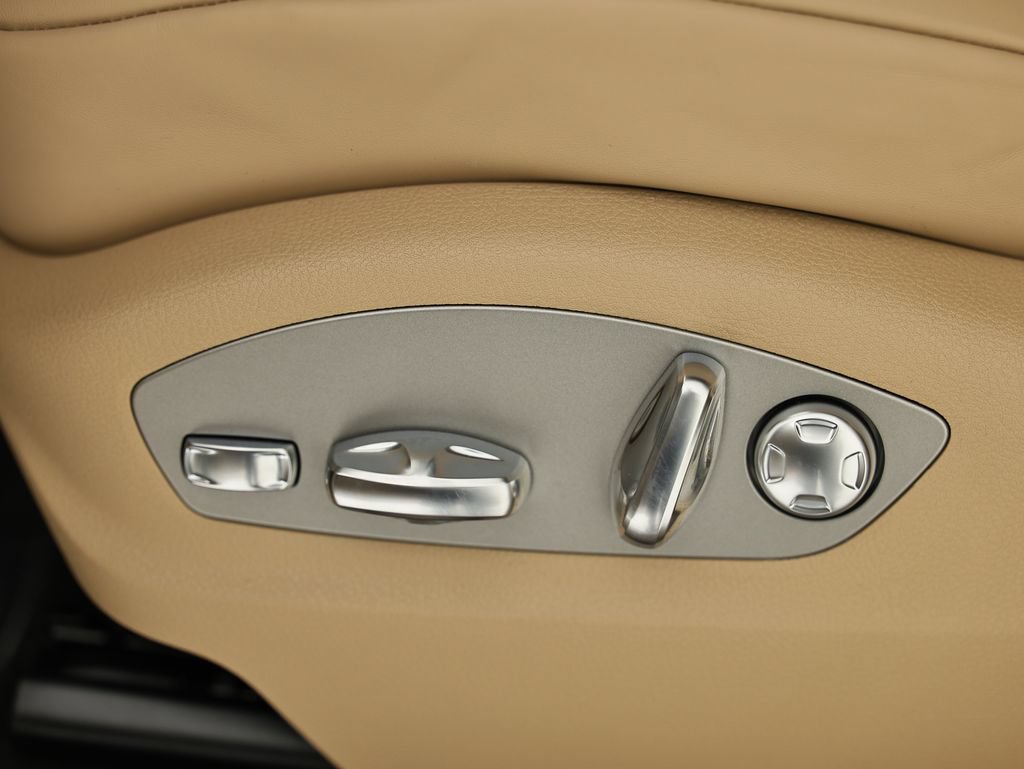New 2026 Porsche Macan AWD/4WD image 25