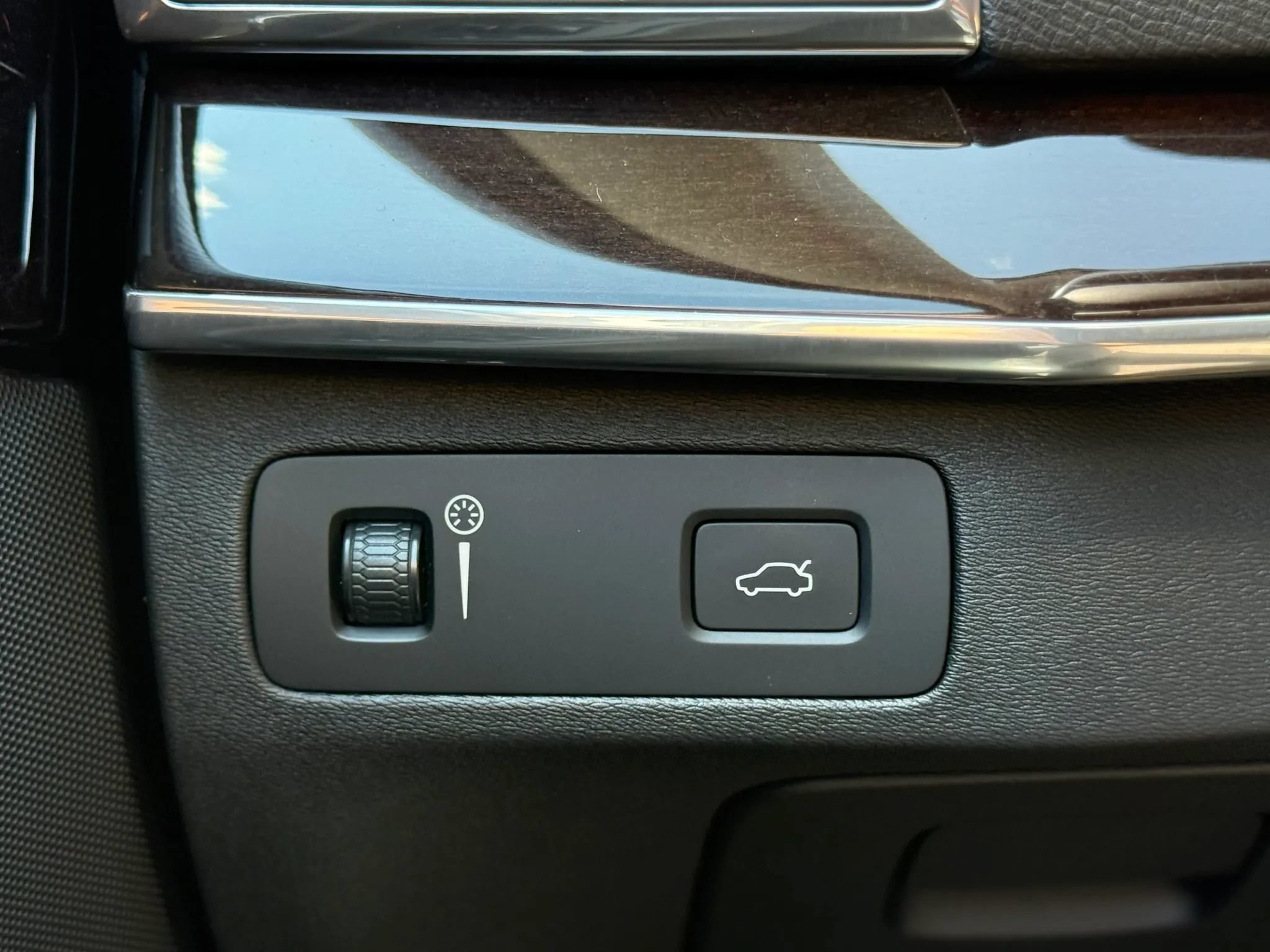 Used 2019 Volvo XC90 T5 Momentum w/ Advanced Package AWD/4WD image 22