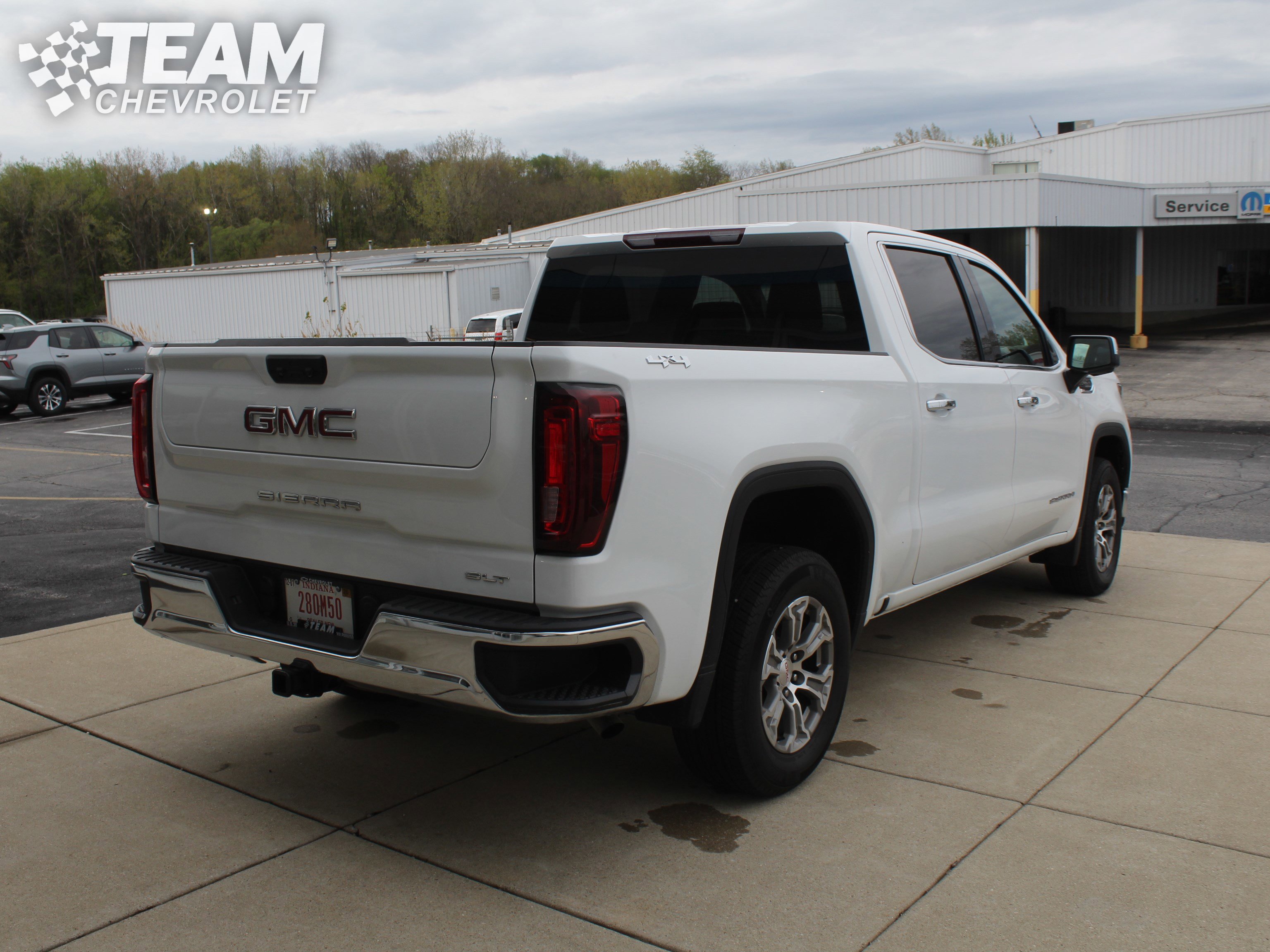 Used 2024 GMC Sierra 1500 SLT AWD/4WD image 4