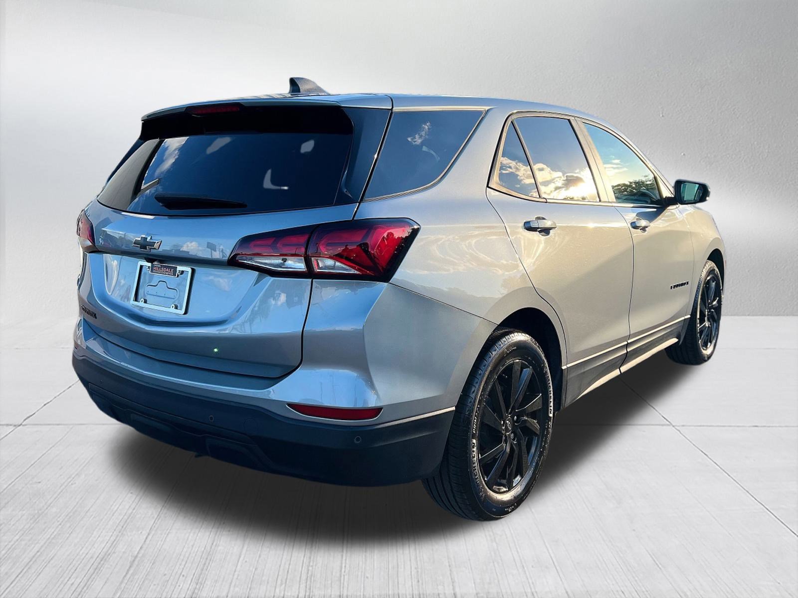 Used 2024 Chevrolet Equinox LS w/ LS Convenience Package image 5