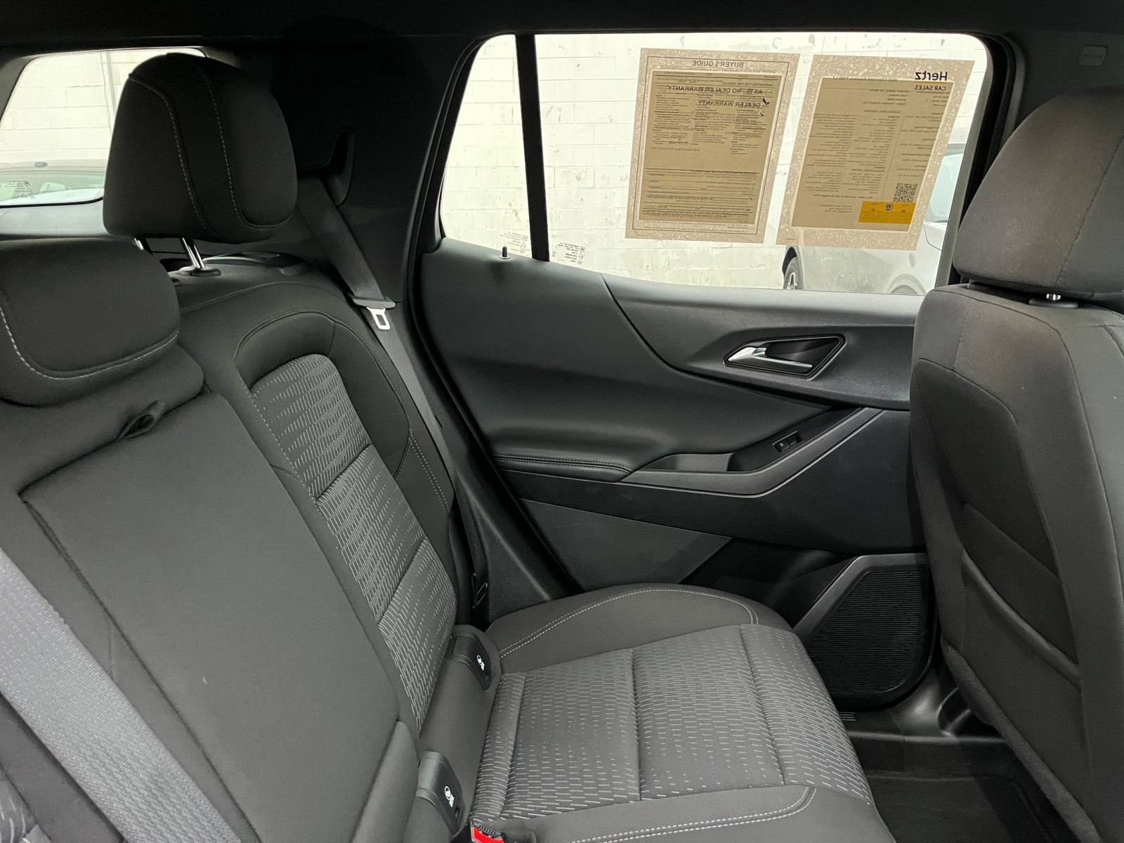 Used 2025 Chevrolet Equinox LT image 36