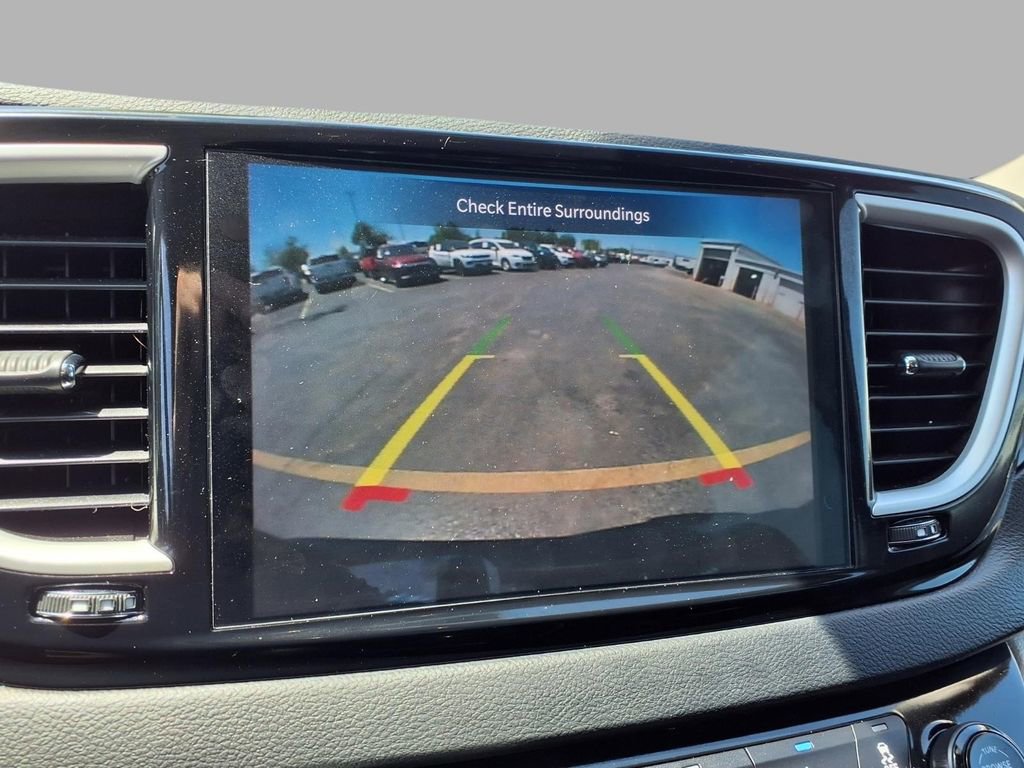 Used 2023 Chrysler Pacifica Touring-L FWD image 6
