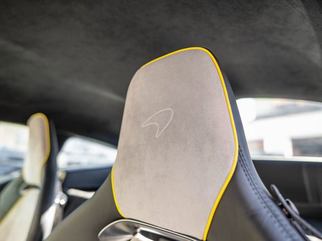 Used 2023 McLaren Artura RWD image 24