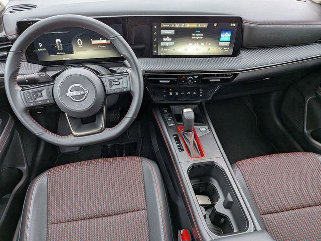 Used 2025 Nissan Kicks SR w/ Illumination Package FWD image 21