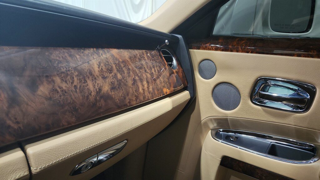 Used 2010 Rolls-Royce Ghost RWD image 38