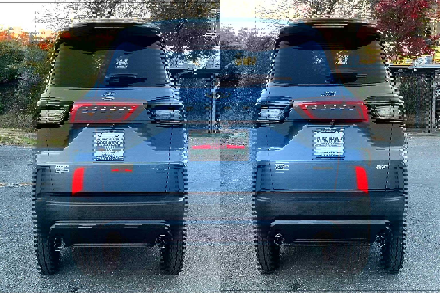 Used 2025 Ford Escape ST-Line w/ Cold Weather Package image 4