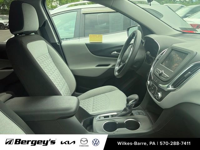 Used 2022 Chevrolet Equinox LS w/ LS Convenience Package AWD/4WD image 12