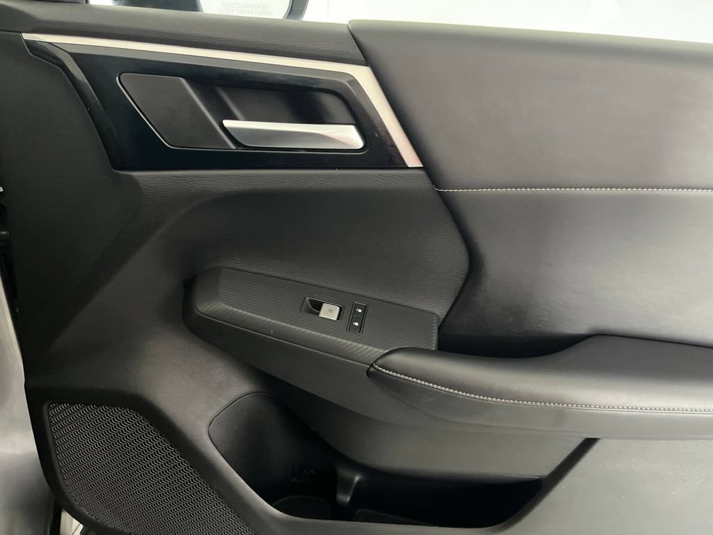 Used 2023 Mitsubishi Outlander SE FWD image 56
