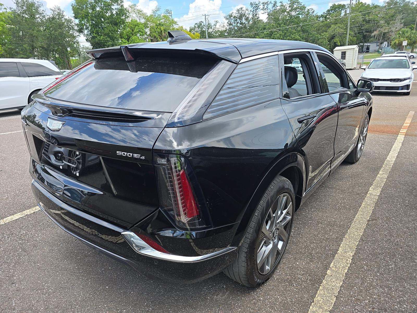 Used 2025 Cadillac Optiq Luxury 1 AWD/4WD image 2