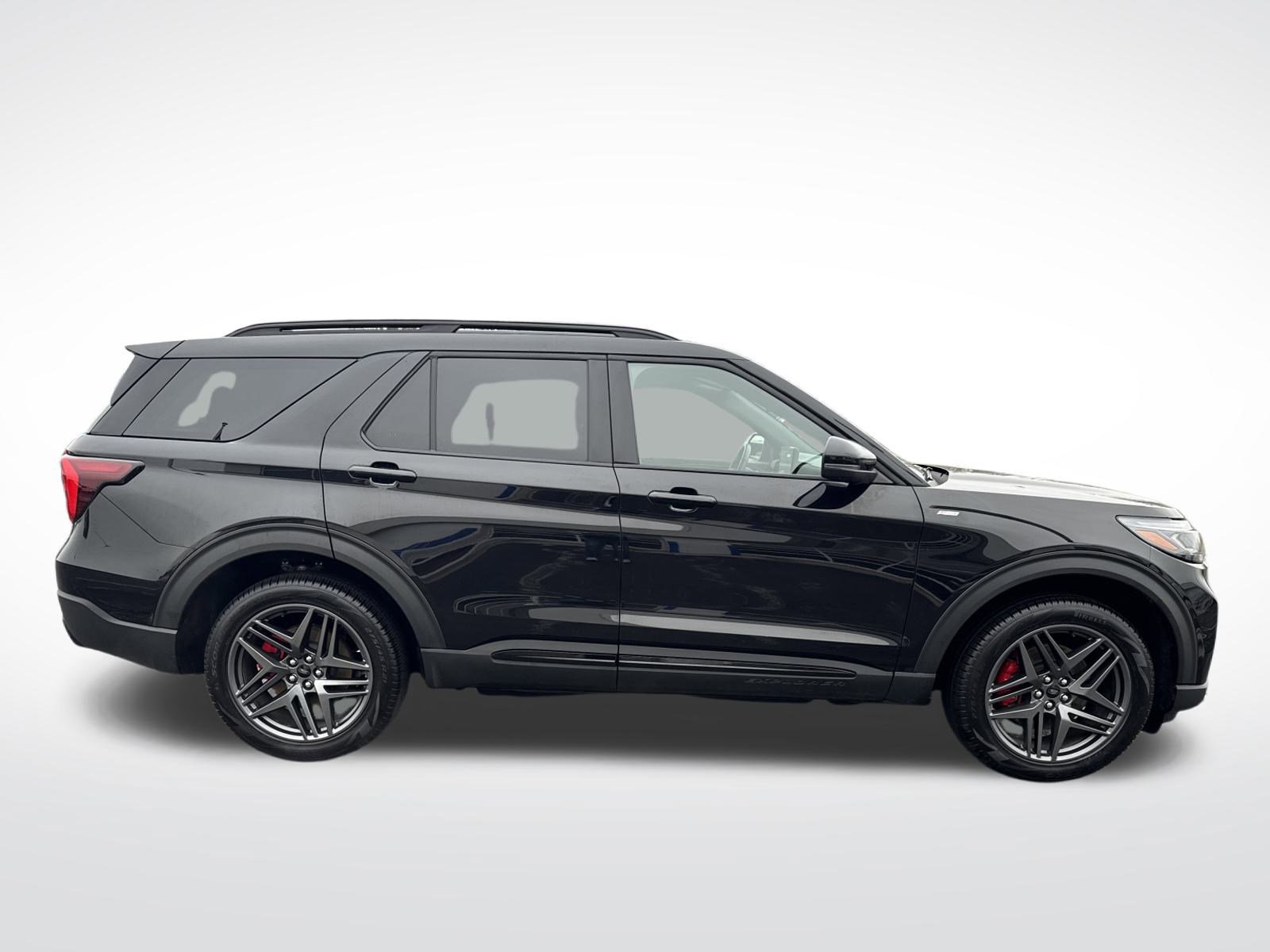 Used 2025 Ford Explorer ST-Line w/ ST-Line Street Pack image 9