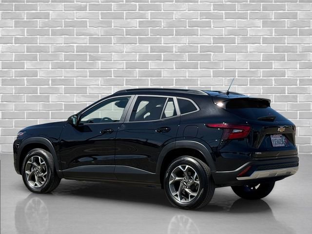 Used 2025 Chevrolet Trax LT w/ Driver Confidence Package FWD image 4