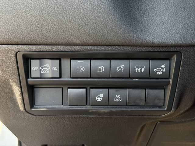 Used 2024 Toyota Tundra Limited AWD/4WD image 28