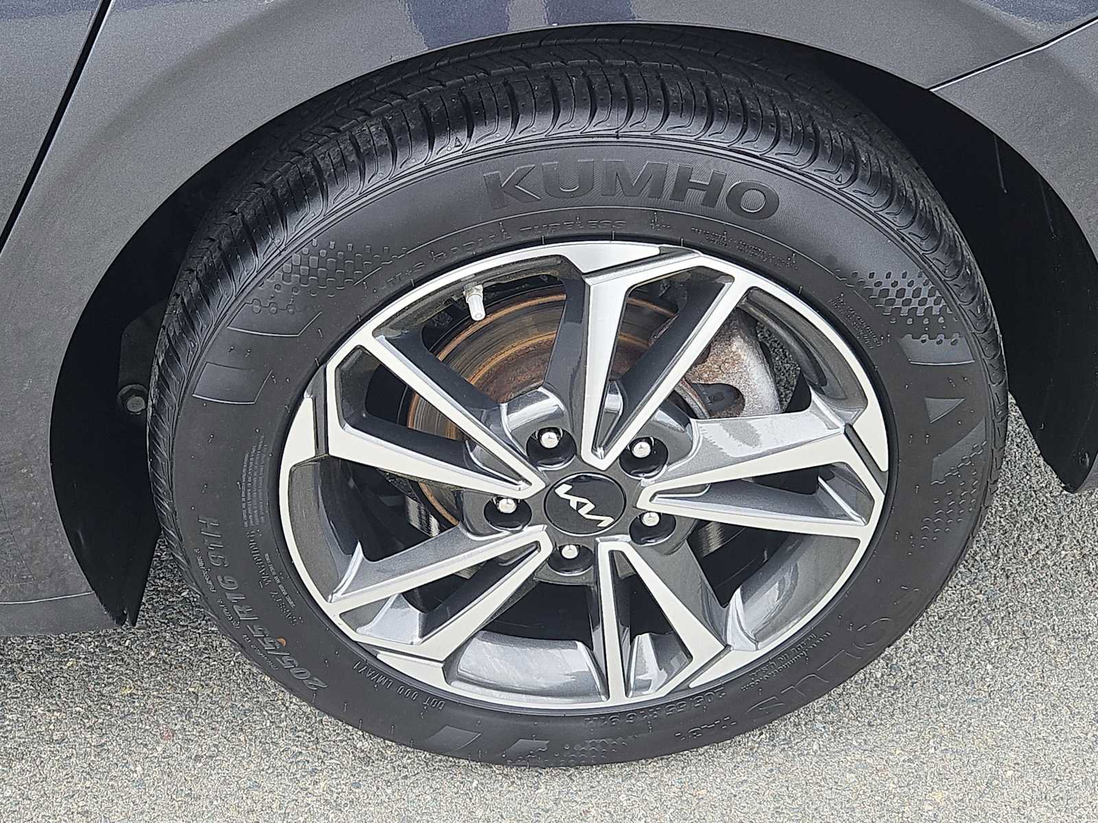 Used 2023 Kia Forte LXS w/ LXS Technology Package FWD image 8