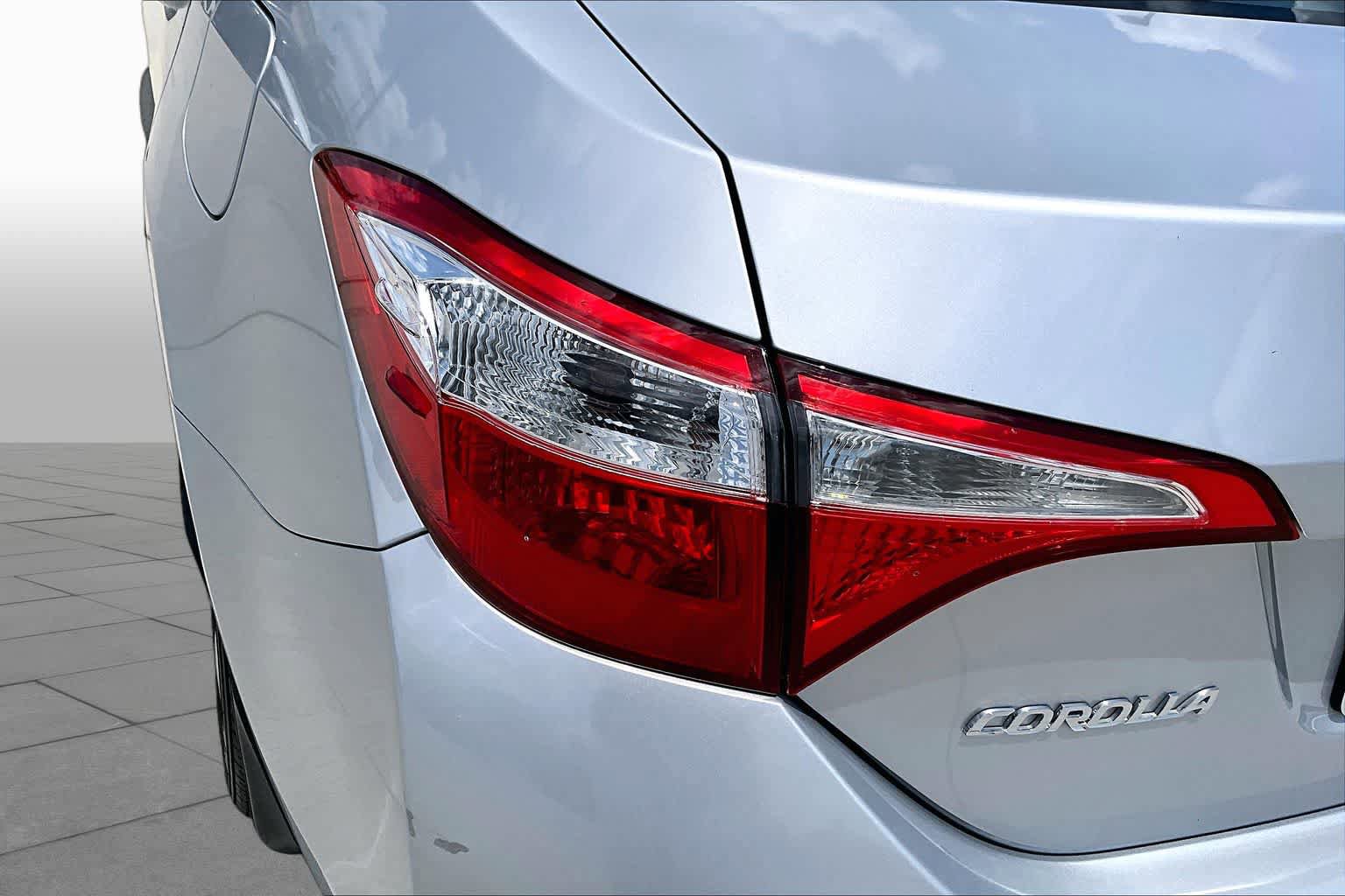 Used 2016 Toyota Corolla LE FWD image 25