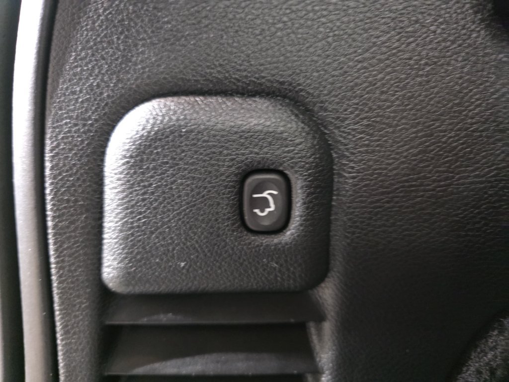 Used 2018 Jeep Grand Cherokee Limited AWD/4WD image 13